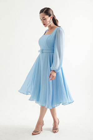 Kadın Bebe Mavi Kare Yaka Kemerli Midi Şifon Abiye Elbise