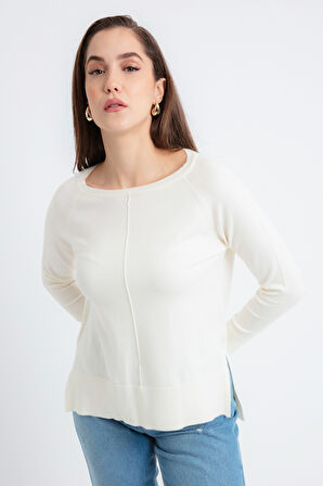 Kadın Ekru Kayık Yaka Yanları Yırtmaçlı Triko Kazak
