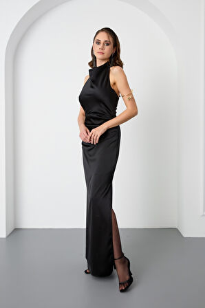 Kadın Siyah Sırt Dekolteli Uzun Saten Abiye Elbise
