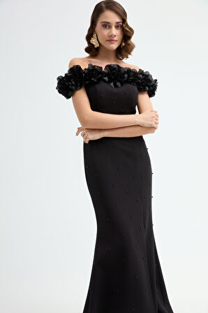 Kadın Siyah Çiçek Detay Yırtmaçlı Uzun Abiye Elbise