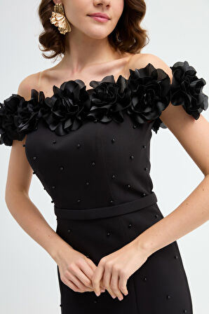 Kadın Siyah Çiçek Detay Yırtmaçlı Uzun Abiye Elbise