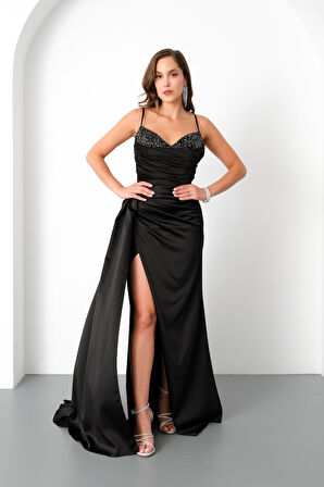 Kadın Siyah Göğüs İşlemeli Uzun Saten Abiye Elbise