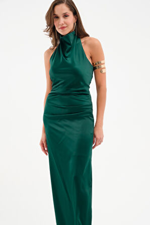 Kadın Zümrüt Yeşili Sırt Dekolteli Uzun Saten Abiye Elbise