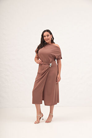 Kadın Kahverengi Aksesuar Detay Midi Elbise