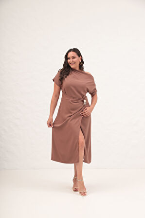 Kadın Kahverengi Aksesuar Detay Midi Elbise