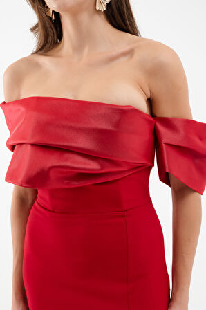 Kadın Bordo Yaka Detaylı Yırtmaçlı Uzun Abiye Elbise