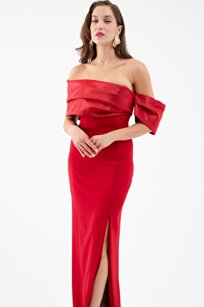 Kadın Bordo Yaka Detaylı Yırtmaçlı Uzun Abiye Elbise