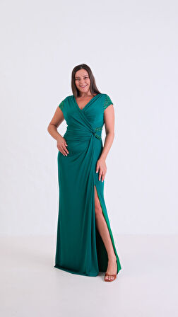 Kadın Zümrüt Yeşili Kruvaze Yaka Boncuklu Büyük Beden Uzun Abiye Elbise