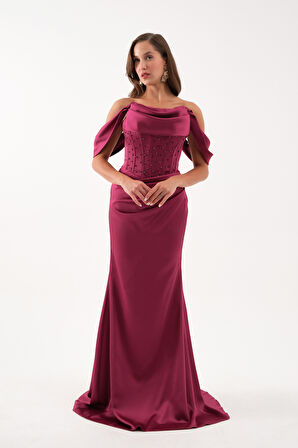 Kadın Bordo Kayık Yaka Boncuklu Uzun Saten Abiye Elbise