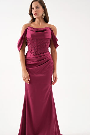 Kadın Bordo Kayık Yaka Boncuklu Uzun Saten Abiye Elbise