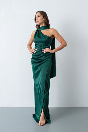 Kadın Zümrüt Yeşili Fular Yaka Yırtmaçlı Uzun Saten Abiye Elbise