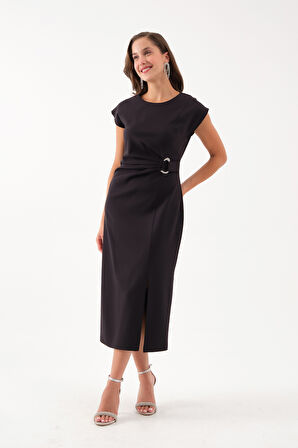 Kadın Siyah Bisiklet Yaka Aksesuar Detay Midi Elbise