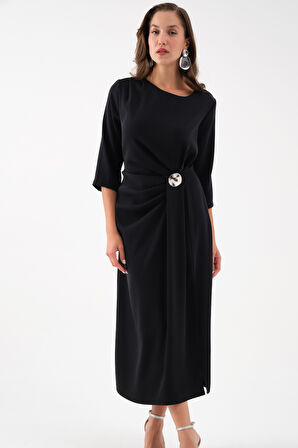 Kadın Siyah Aksesuar Detay Midi Elbise