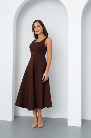 Kadın Kahverengi Kare Yaka İncili Midi Elbise