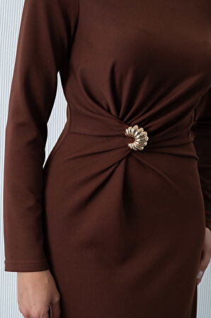 Kadın Kahverengi Aksesuar Detaylı Davet Elbisesi