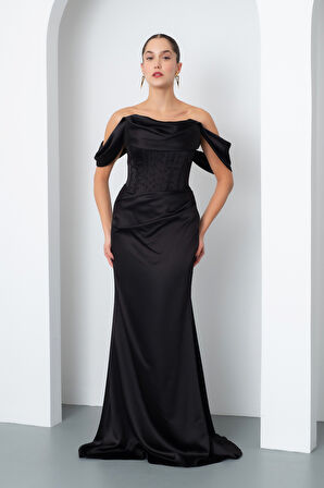 Kadın Siyah Kayık Yaka Boncuklu Uzun Saten Abiye Elbise