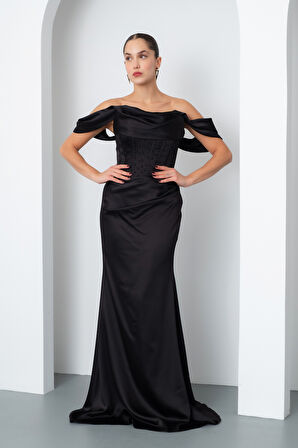 Kadın Siyah Kayık Yaka Boncuklu Uzun Saten Abiye Elbise