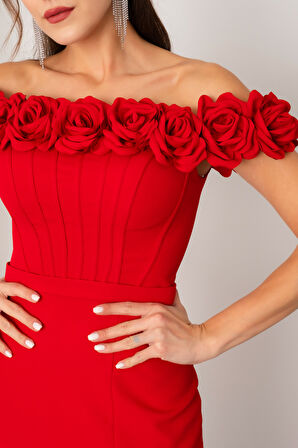 Kadın Kırmızı Çiçek Detay Yırtmaçlı Uzun Abiye Elbise