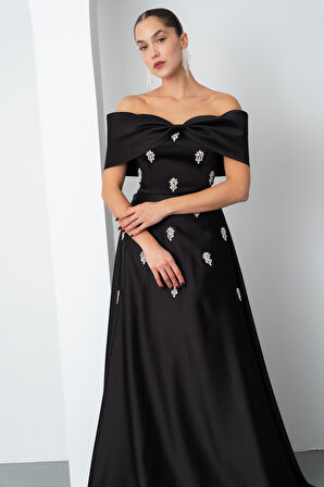 Kadın Siyah Straplez Taşlı Uzun Saten Abiye Elbise