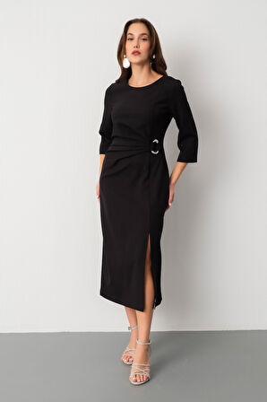 Kadın Siyah Bisiklet Yaka Aksesuar Detay Midi Davet Elbisesi