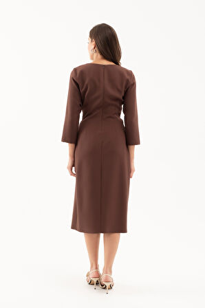 Kadın Kahverengi Bisiklet Yaka Aksesuar Detay Midi Davet Elbisesi