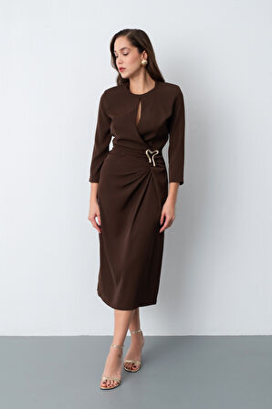 Kadın Kahverengi Aksesuar Detay Midi Elbise