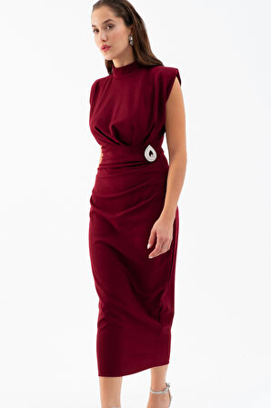 Kadın Bordo Aksesuar Detay Vatkalı Midi Elbise