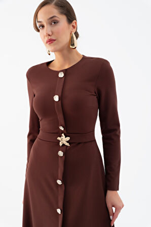 Kadın Kahverengi Uzun Kol Gold Düğmeli Midi Elbise