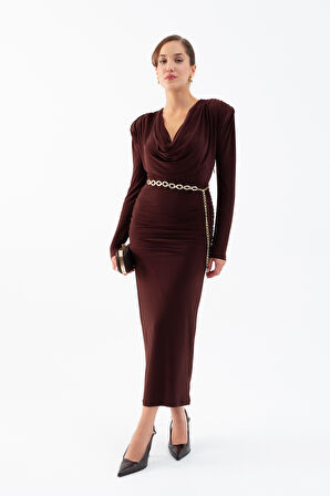 Kadın Kahverengi Degaje Yaka Zincir Kemerli Maxi Elbise