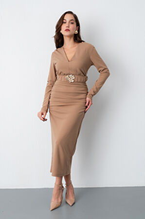 Kadın Bej Kemerli Büzgü Detay Uzun Elbise