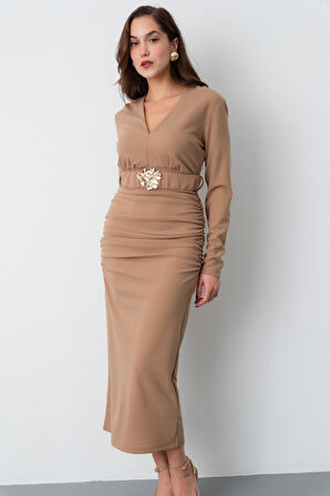 Kadın Bej Kemerli Büzgü Detay Uzun Elbise