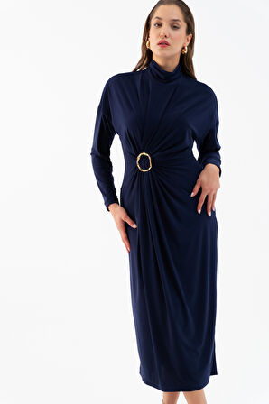 Kadın Lacivert Büzgülü Aksesuar Detaylı Midi Elbise
