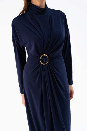 Kadın Lacivert Büzgülü Aksesuar Detaylı Midi Elbise