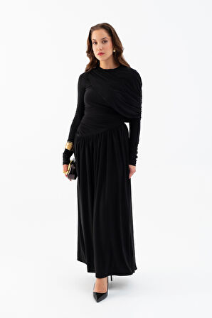 Kadın Siyah Omuz Parçalı Çapraz Büzgülü Uzun Elbise