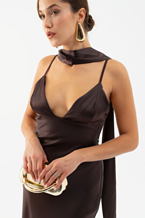 Kadın Kahverengi Sırt Dekoltekli Uzun Saten Elbise