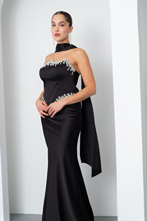 Kadın Siyah Straplez Taşlı Uzun Saten Abiye Elbise