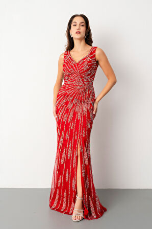 Kadın Kırmızı Kolsuz V Yaka Yırtmaçlı Uzun Taşlı Balık Abiye