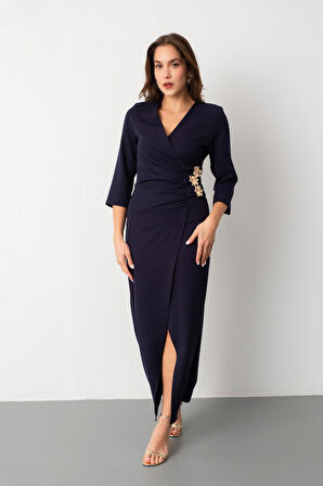 Kadın Lacivert Kruvaze Yaka Aksesuar Detay Midi Elbise