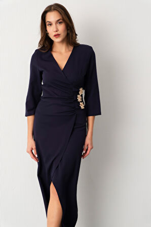 Kadın Lacivert Kruvaze Yaka Aksesuar Detay Midi Elbise