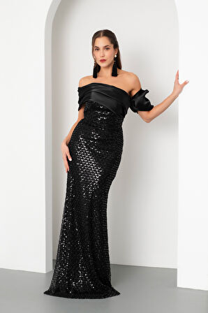 Kadın Siyah Yaka Detay Boncuklu Uzun Abiye Elbise