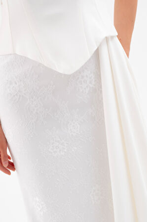 Kadın Beyaz Straplez Yaka Dantel Detay Uzun Abiye Elbise