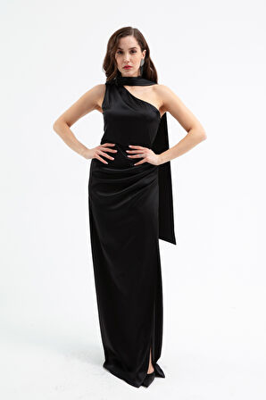 Kadın Siyah Fular Yaka Yırtmaçlı Uzun Saten Abiye Elbise