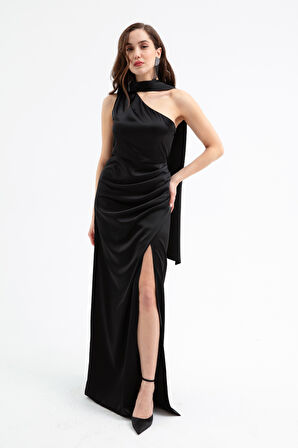 Kadın Siyah Fular Yaka Yırtmaçlı Uzun Saten Abiye Elbise