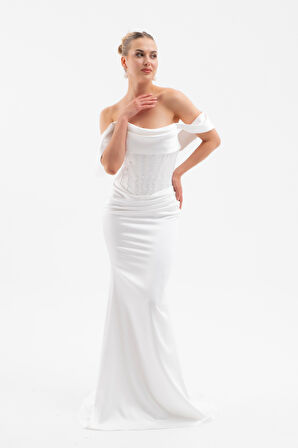 Kadın Beyaz Kayık Yaka Boncuklu Uzun Saten Abiye Elbise