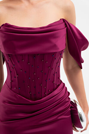 Kadın Mürdüm Kayık Yaka Boncuklu Uzun Saten Abiye Elbise