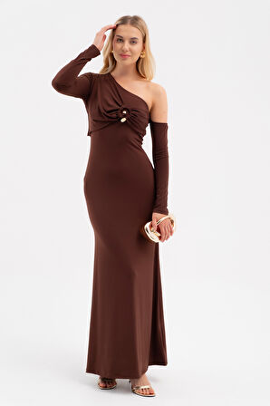 Kadın Kahverengi Tek Omuz Taş Aksesuarlı Maxi Elbise