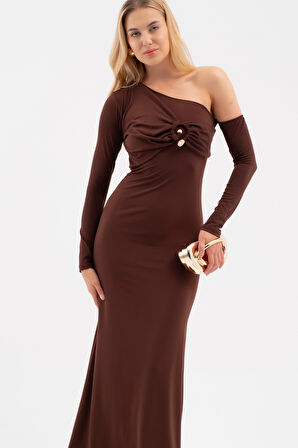 Kadın Kahverengi Tek Omuz Taş Aksesuarlı Maxi Elbise