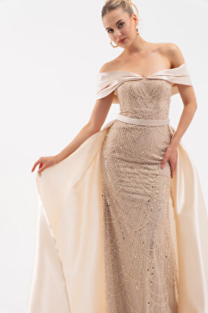 Kadın Bej Kayık Yaka Kuyruklu Uzun Abiye Elbise