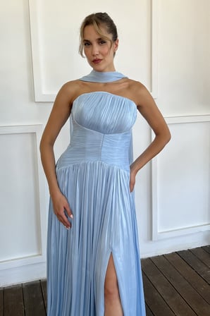 Kadın Bebe Mavi Şallı Straplez Yaka Yırtmaçlı Uzun Şifon Abiye Elbise