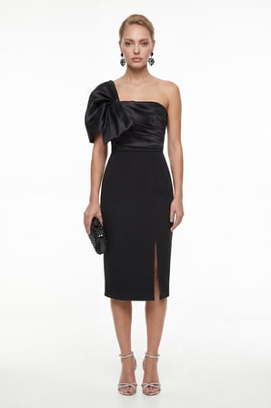 Kadın Siyah Yaka Detay Yırtmaçlı Söz Nişan Nikah Abiye Elbise